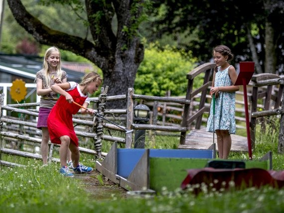 Minigolf-Spaß am Kärntnerhof - Tom Lamm