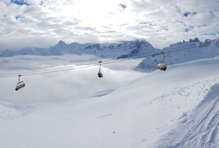 Skigebiet in den Alpen in Österreich